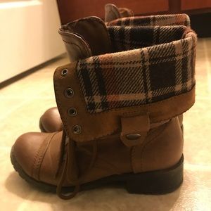 Plaid Camel Soda Boots
